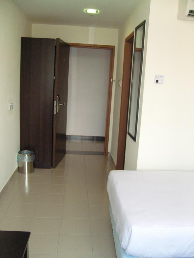 Linkway Hotel نوساجايا المظهر الخارجي الصورة